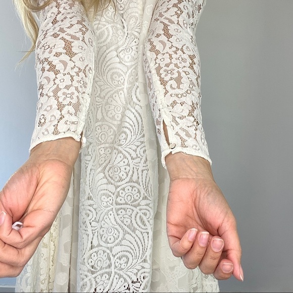 Champagne & Strawberry Creamy White Lace Long Sleeve Dress - Picture 4 of 13